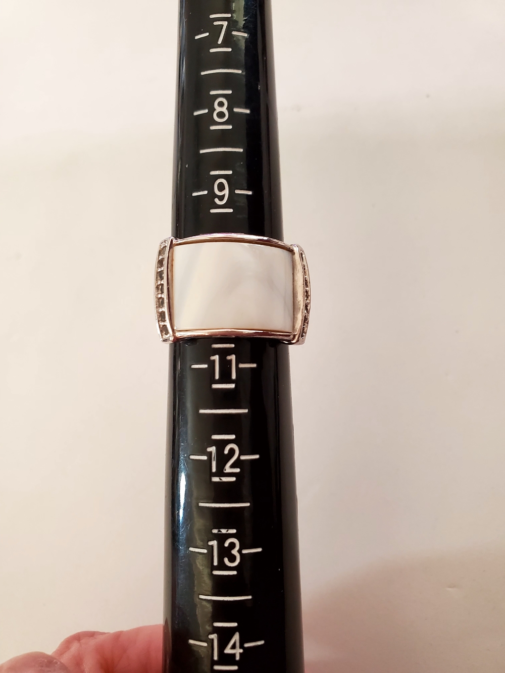 Lia Sophia Harbor Cocktail Mother of Pearl & Crystal Ring SZ 10 Retired 2014 New - Picture 7 of 9